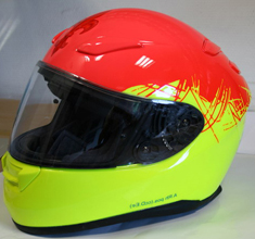 Airbrush helm Airbrush Design auf Helm Rennbot helm airbrush streifen und logo