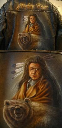 Airbrush Indianer Mighty Bear auf Lederjacke